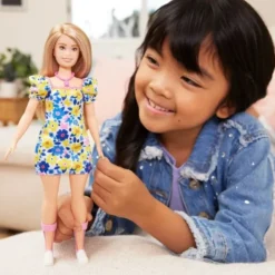 Barbie fashionista down syndrome nukke