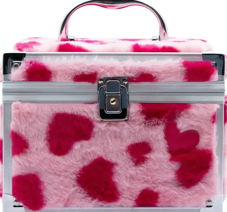 Create it fluffy heart makeup case