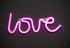 Finnlumor led teksti love sininen