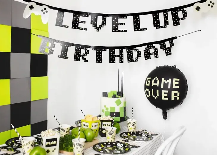 Foliopallo gamer over 45 cm musta