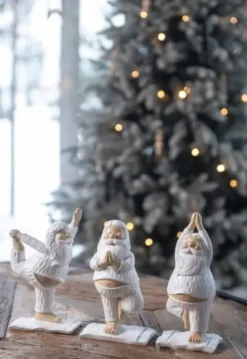 Joogaava pukki kädet edessä 20,5cm