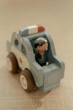 Little dutch poliisiauto hahmolla