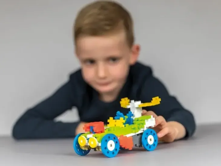 Plus plus learn to build go! ajoneuvot