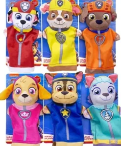 Ryhmä hau käsinukke rolle