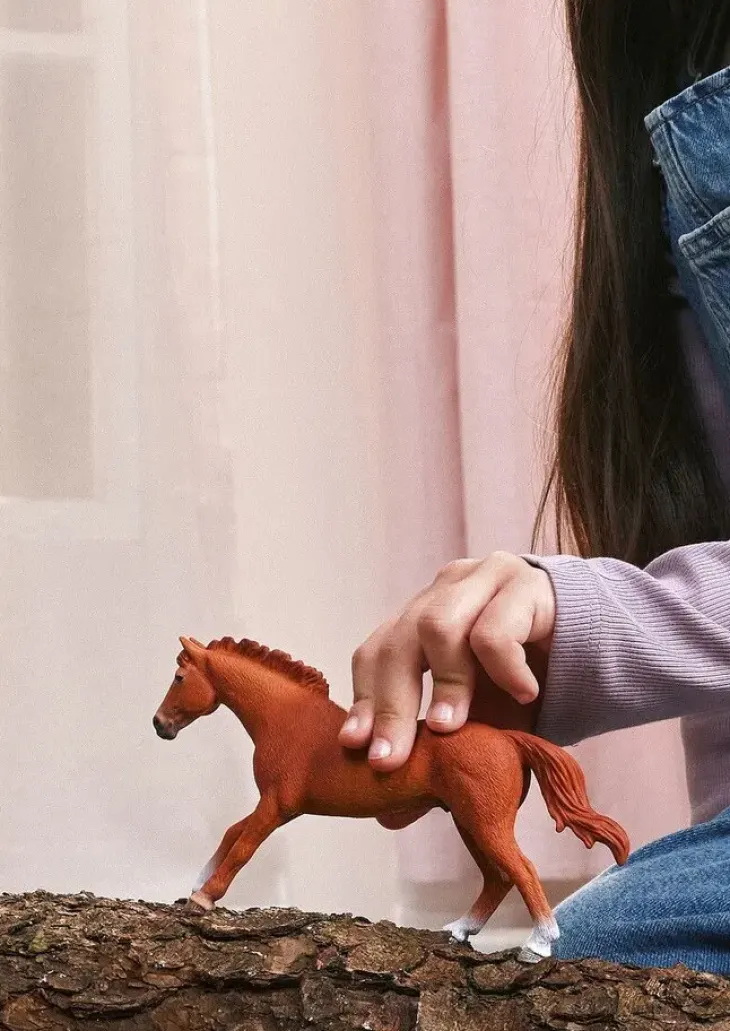 Schleich englantilainen täysiverinen ori