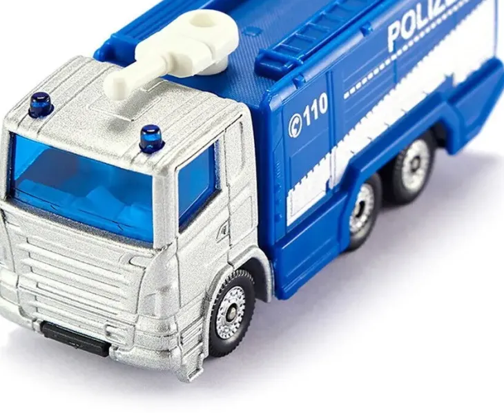 Siku poliisi vesitykillä