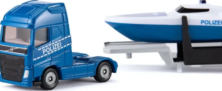 Siku 1:87 volvo rekka veneellä